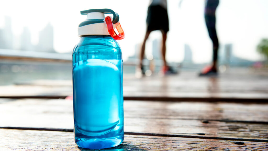 smart water bottle tracking daily hydration levels