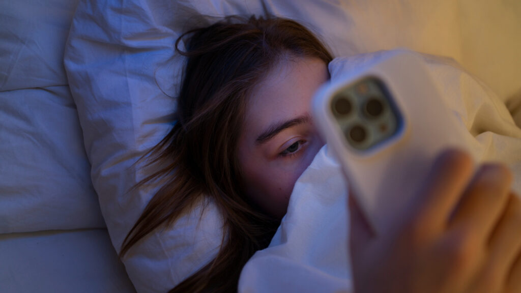 healthy bedtime routine without phone distractions